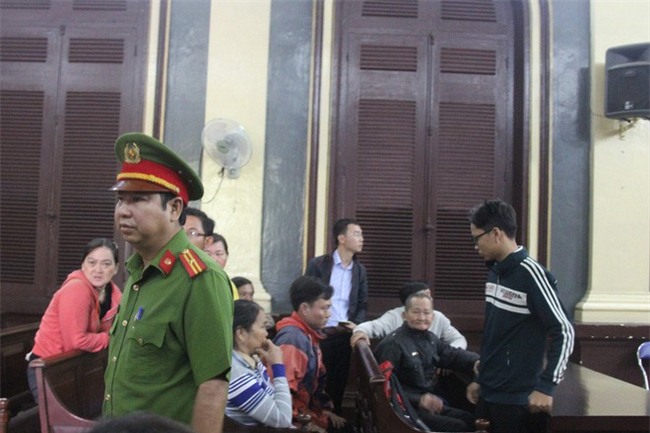 Dìm chết vợ trong thùng nước rồi thản nhiên chở về quê an táng, người chồng đối diện án tử hình - Ảnh 3.