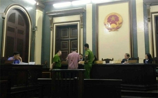 Dìm chết vợ trong thùng nước rồi thản nhiên chở về quê an táng, người chồng đối diện án tử hình - Ảnh 4.