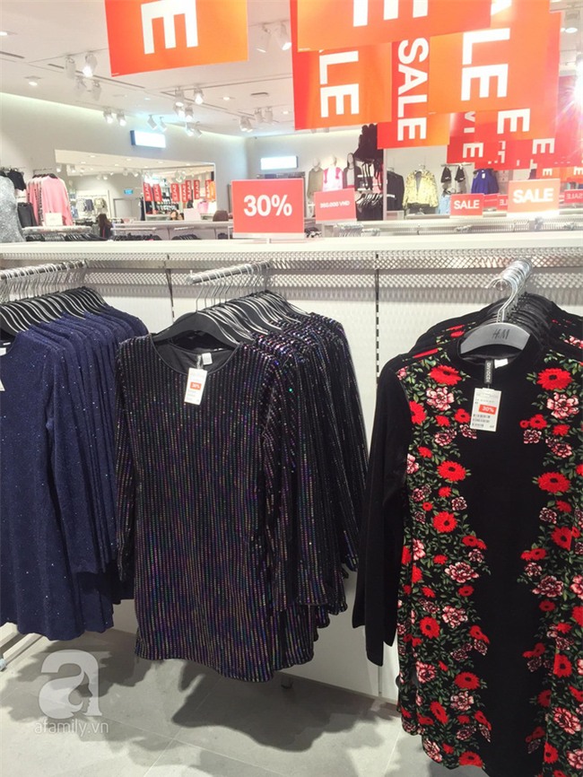 H&M sale 50% nhưng tìm được đồ để mua thì... hơi khó - Ảnh 6.