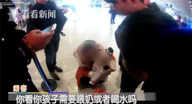 mau thuan voi chong va me chong, nang dau quan tri mang con 10 thang tuoi di ban - 1