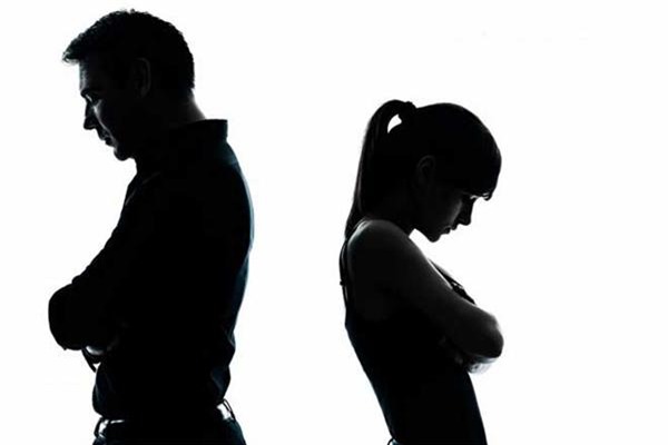vua thay dang ‘status’ khoe chong tang hoa, tang qua, 3 ngay sau bao tin ly di - 2