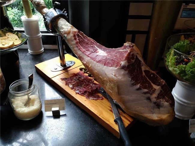 thịt lợn đen,thịt lợn đen tây ban nha,nhà giàu việt,đặc sản nhà giàu,thịt trường tết,đặc sản tết