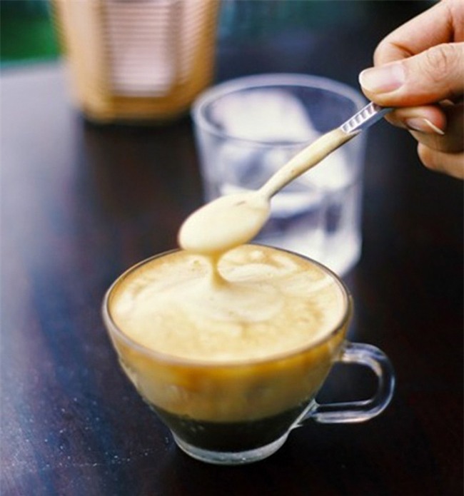 Học ngay cách làm cafe trứng thơm lừng nóng hổi chống rét mùa đông này - Ảnh 4.