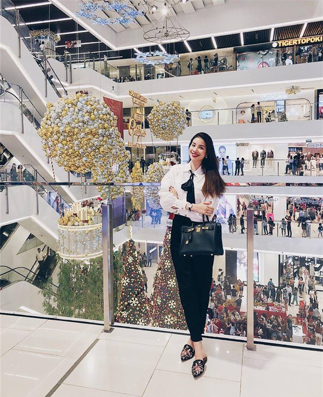 Lâu lắm mới thấy Kỳ Duyên diện đồ điệu, còn Hà Tăng thì đẹp khỏi bàn trong street style tuần này - Ảnh 4.