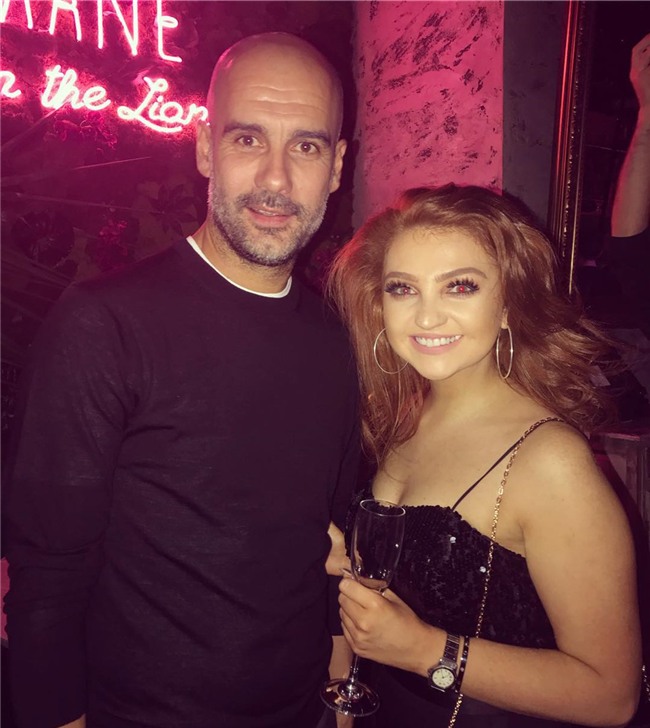 Pep Guardiola moi 500 nhan vien du tiec mung vo dich luot di hinh anh 2