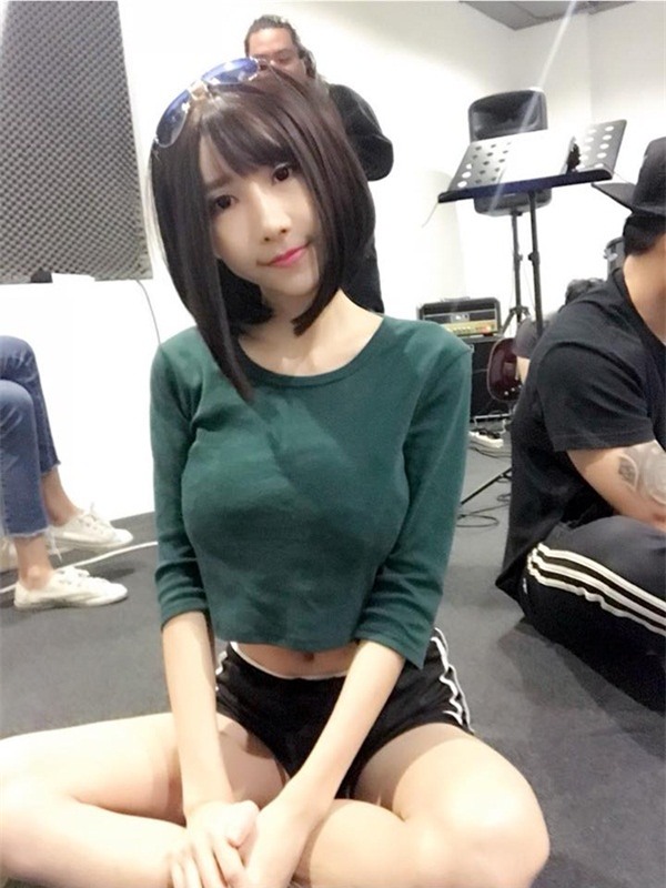 Cô nàng cho biết, trong thời gian tới sẽ chuyển hướng sang kinh doanh.