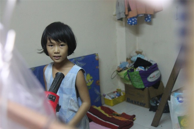 Hơn 150 triệu đã gởi đến gia đình bé gái 7 tuổi bị bố bỏ rơi, phải nghỉ học ở nhà trông em 2 tháng tuổi cho mẹ đi làm - Ảnh 4.