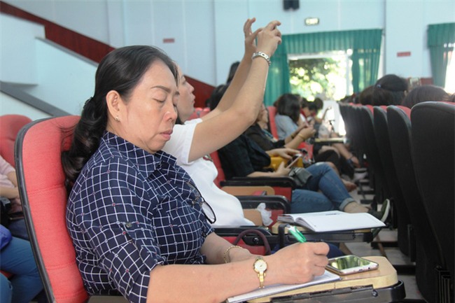 Đánh đập nhận đầu trẻ vào thùng nước, các bảo mẫu nhận mức án 3 năm tù giam qua phiên tòa giả định - Ảnh 9.
