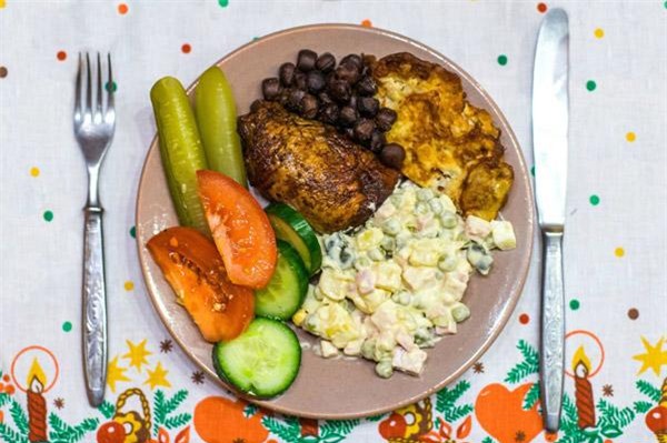 20 bua an giang sinh o cac nuoc tren the gioi, co nuoc don so bat ngo - 4