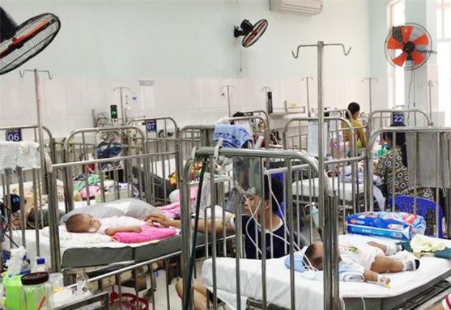 Bệnh viện Nhi đồng 1 đang điều trị khoảng 250 trường hợp bệnh nhi mắc các bệnh về đường hô hấp