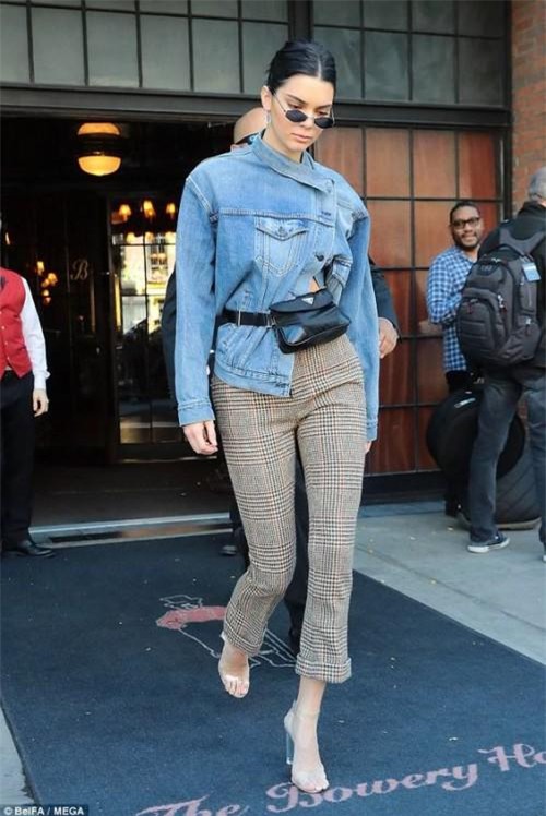 dung quan ke soc tan 3 lan, nhung lan khue va ky duyen van khong phan thang bai! - 8