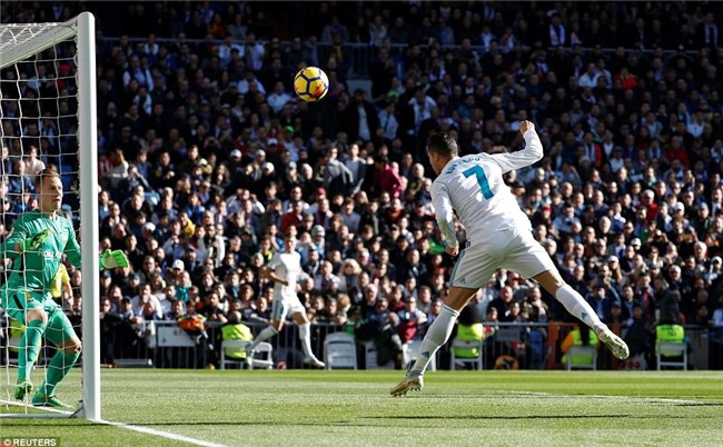 Messi lại trở thành ác mộng của Real trước đêm Giáng sinh - Ảnh 5.