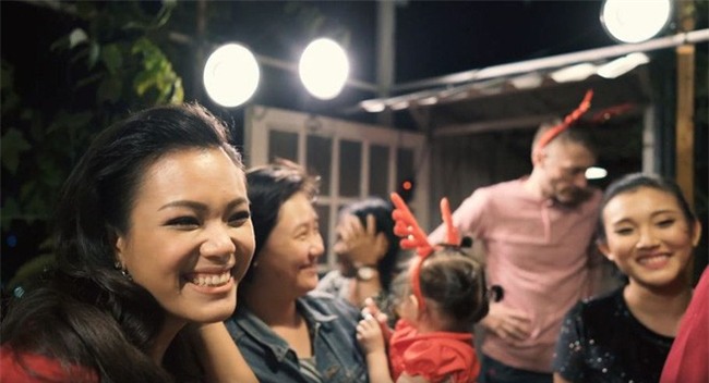 Clip Phương Vy tặng quà Noel khiến bố bật khóc nức nở thu hút gần 1 triệu view vì quá xúc động - Ảnh 4.