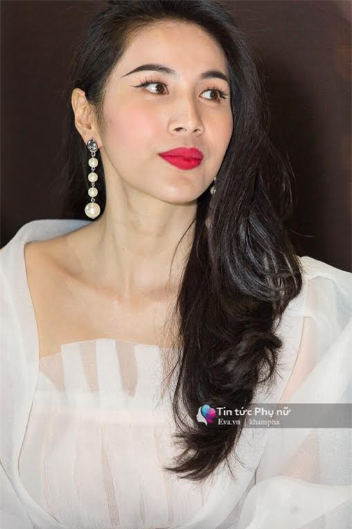 thuy tien dien mot xuyen thau, khoe ve nong bong ben canh ong xa cong vinh - 3