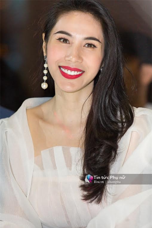 thuy tien dien mot xuyen thau, khoe ve nong bong ben canh ong xa cong vinh - 4