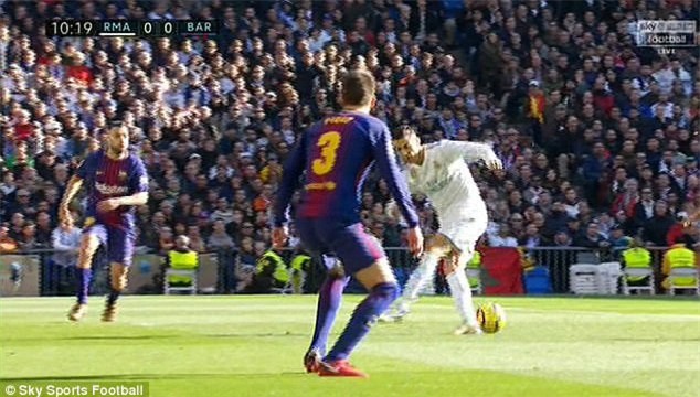 Khuôn mặt đáng thương của Ronaldo bị antifan chế giễu - Ảnh 7.