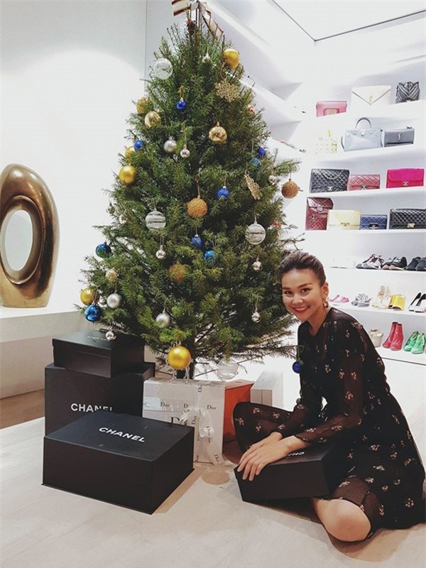 Chiêm ngưỡng một góc nhà mới chứa đầy hàng hiệu của siêu mẫu Thanh Hằng-1