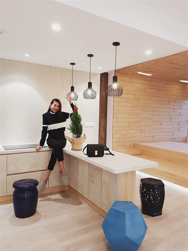 Chiêm ngưỡng một góc nhà mới chứa đầy hàng hiệu của siêu mẫu Thanh Hằng-2