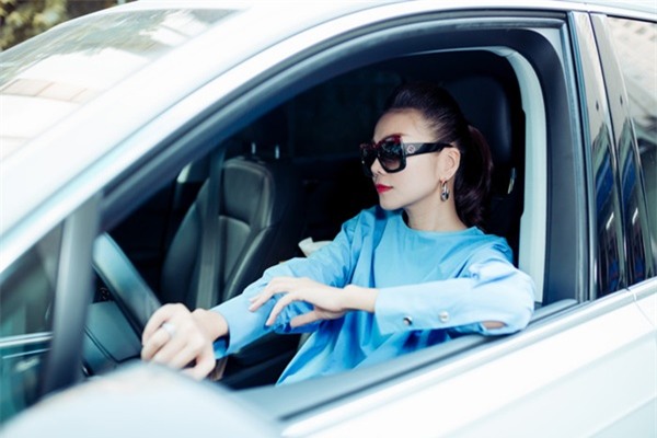 Chiêm ngưỡng một góc nhà mới chứa đầy hàng hiệu của siêu mẫu Thanh Hằng-3