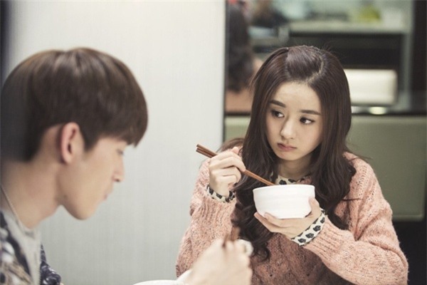 Chồng làm sếp lớn, cứ ngỡ cuộc sống gia đình sang giàu sung sướng, ai ngờ hạnh phúc quá xa xỉ...