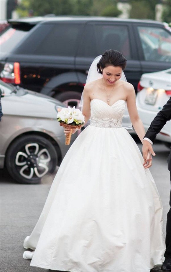 MC Anh Tuấn, vợ MC Anh Tuấn, bà xã MC Anh Tuấn Lý Hồng Nhung