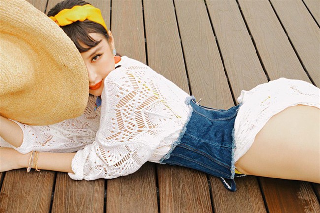 Thay vì làm “nữ hoàng thảm đỏ”, năm 2017 Angela Phương Trinh chuyển mình làm “nữ hoàng siêu vòng 3” - Ảnh 10.