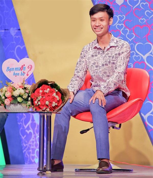 den ban muon hen ho, chang da trang, it long khien dan mang nghi ngo vi dang ngoi “thuc nu” - 1