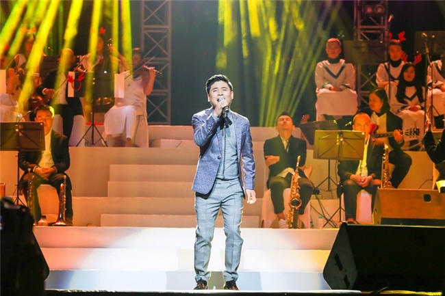 Tùng Dương đeo cánh thiên thần thể hiện Hai mùa Noel đáp trả nghi vấn không biết hát Bolero-10