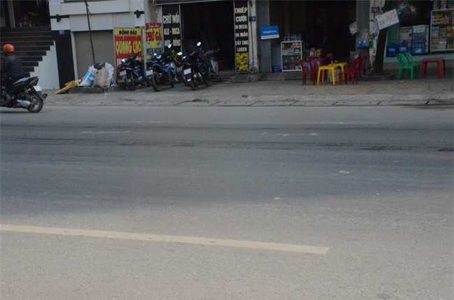 Nhân chứng vụ ô tô đâm chết 4 người qua đường: Sau tiếng động cực mạnh, thi thể phụ nữ và trẻ em văng xa gần 40 mét, nằm la liệt giữa đường - Ảnh 2.