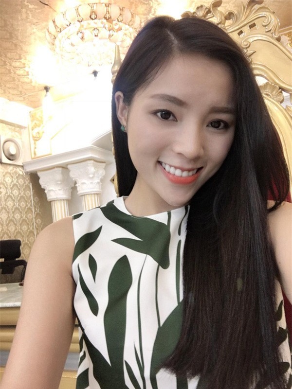 Kỳ Duyên đẹp và sang hơn hẳn sau 3 năm đăng quang, nhưng có ai để ý môi của cô cũng lên xuống thất thường - Ảnh 1.