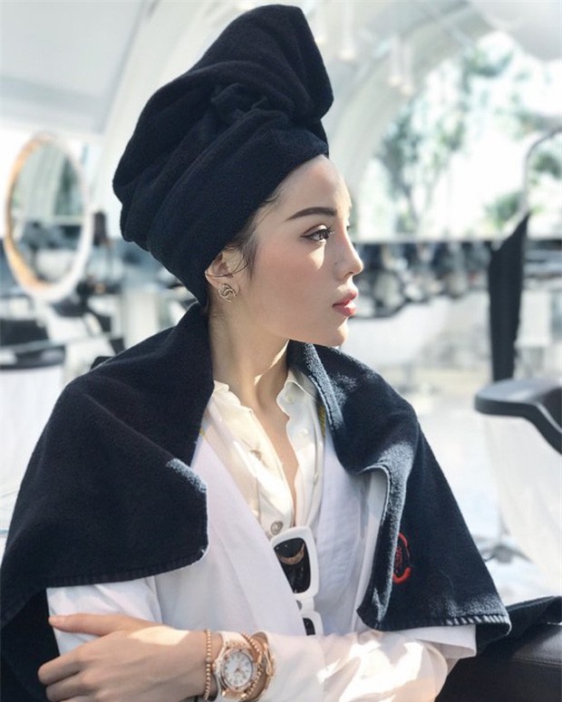 Kỳ Duyên đẹp và sang hơn hẳn sau 3 năm đăng quang, nhưng có ai để ý môi của cô cũng lên xuống thất thường - Ảnh 12.