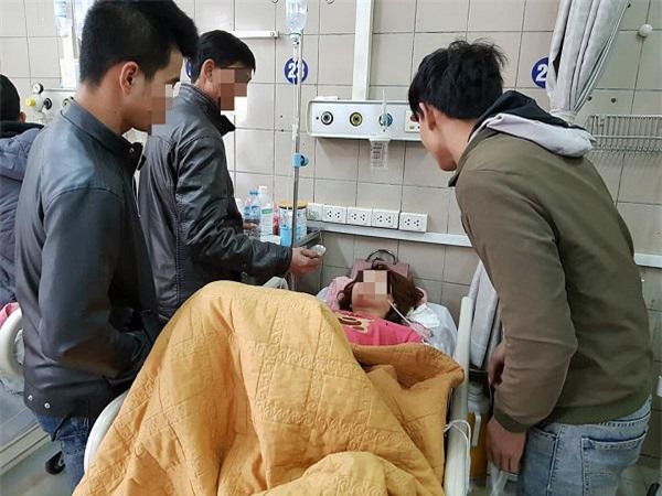 uong ruou mung sinh nhat ban “qua da”, co gai tre roi vao hon me, nao ton thuong nang - 1