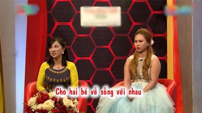 bat luc truoc su gia truong cua con trai, dich than me chong khuyen con dau nen ly hon - 2