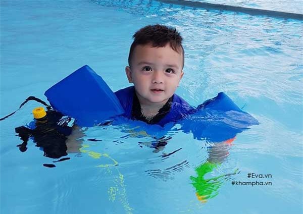 me tre xinh dep bat mi cach day con lai viet - duc 3 tuoi noi duoc 3 thu tieng - 14