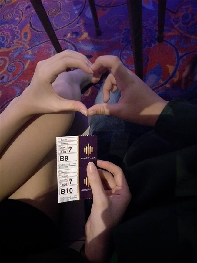 Được đi chơi Giáng sinh với người mẫu nóng bỏng, học sinh tiểu học tặng ngay iPhone X cho bạn gái - Ảnh 3.