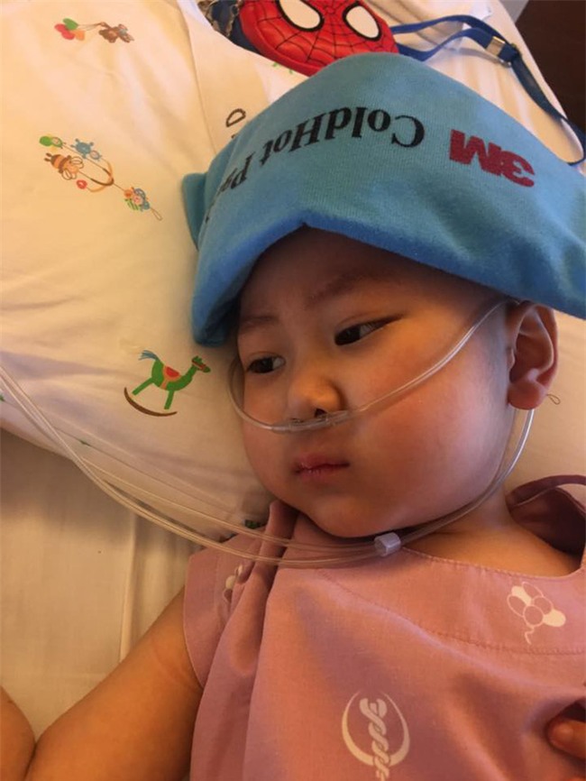 Nhật ký đẫm nước mắt của người mẹ cùng con chiến đấu với ung thư: Ngày phát hiện con bị ung thư máu, cả thế giới dường như sụp đổ dưới chân mẹ - Ảnh 4.