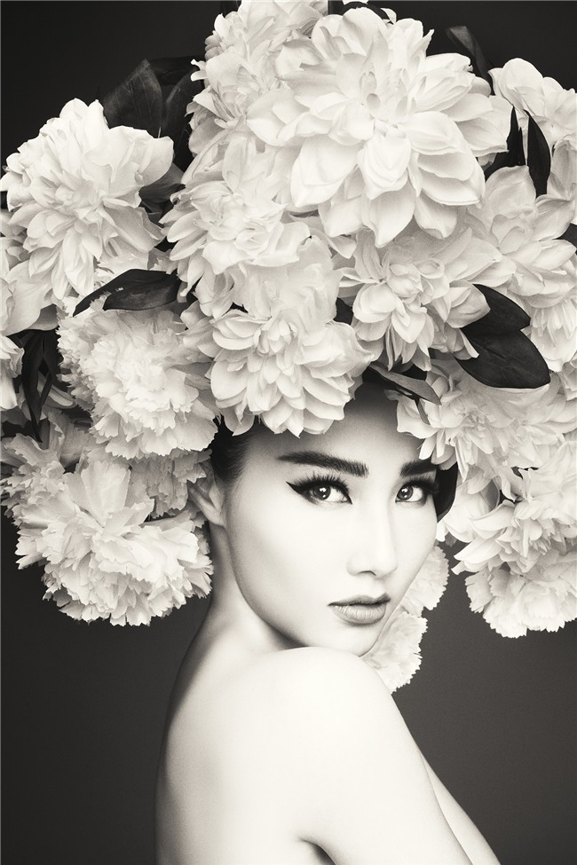 Hà Tăng vai trần, Kỳ Duyên cùng loạt mỹ nhân Việt khác trút bỏ xiêm y trong bộ ảnh của NTK Đỗ Mạnh Cường - Ảnh 12.