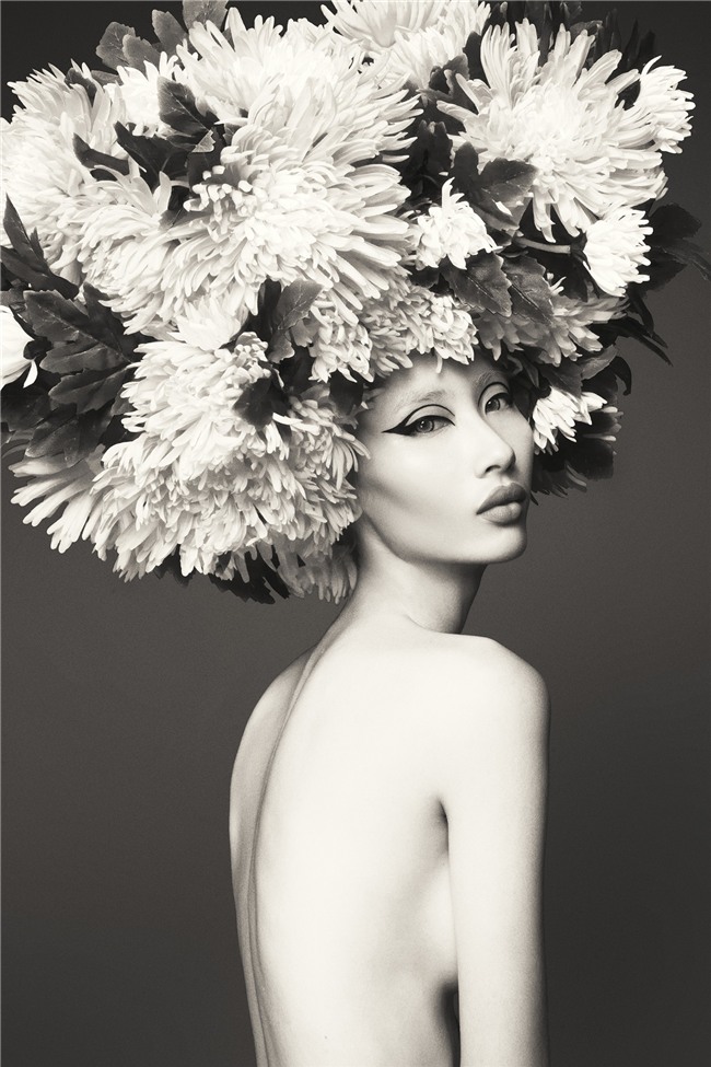 Hà Tăng vai trần, Kỳ Duyên cùng loạt mỹ nhân Việt khác trút bỏ xiêm y trong bộ ảnh của NTK Đỗ Mạnh Cường - Ảnh 21.