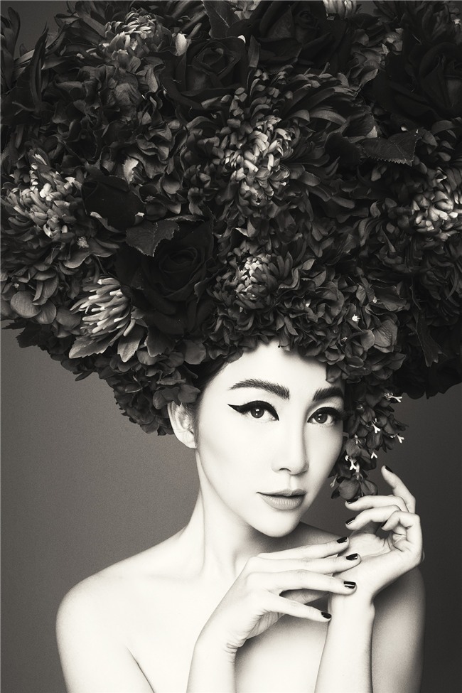 Hà Tăng vai trần, Kỳ Duyên cùng loạt mỹ nhân Việt khác trút bỏ xiêm y trong bộ ảnh của NTK Đỗ Mạnh Cường - Ảnh 28.