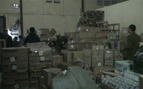 Hà Nội: Thu 4 tấn hương liệu làm trà sữa, siro... không rõ xuất xứ