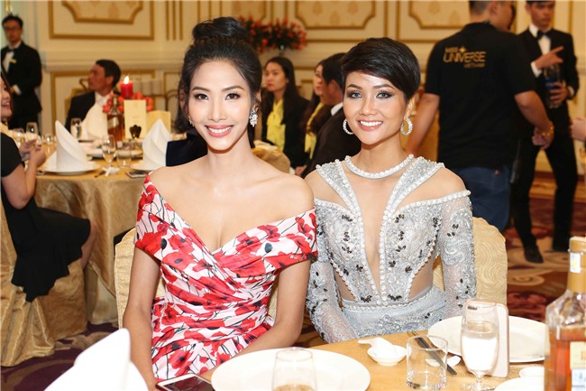 Hoàng Thùy mặt trắng bệch, ngày càng bánh bèo tại Hoa hậu Hoàn vũ VN - Ảnh 2.