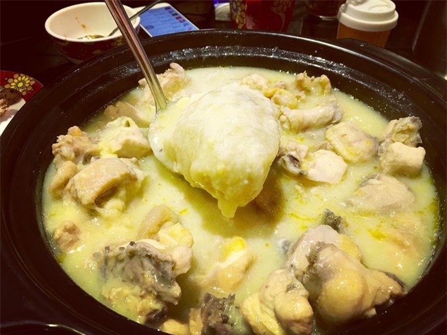 Cứ ngỡ chỉ có trong tưởng tượng, hóa ra lẩu sầu riêng đã có thật ngoài đời - Ảnh 4.