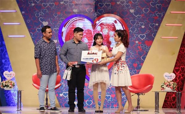 nhung chuyen tinh "hot" nhat tren cac tv show hen ho nam 2017 - 3