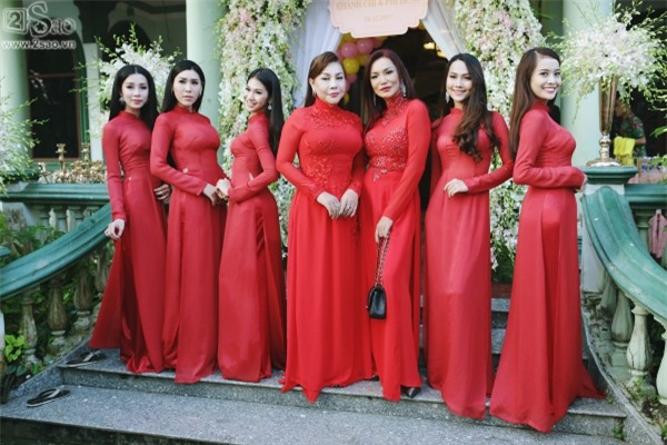 Lễ rước dâu của ca sĩ chuyển giới Lâm Khánh Chi-8