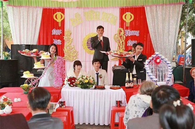 MXH dậy sóng trước đám cưới cô dâu hơn chú rể gần hai giáp tại Thanh Hóa - Ảnh 5.
