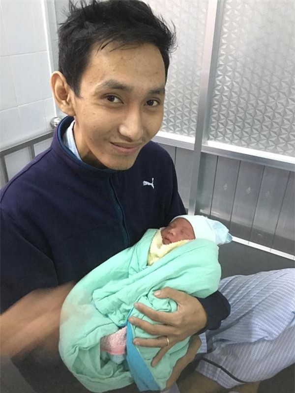 trai long cua ong bo ung thu giai doan cuoi "chien dau" tung ngay de duoc thay con chao doi - 4