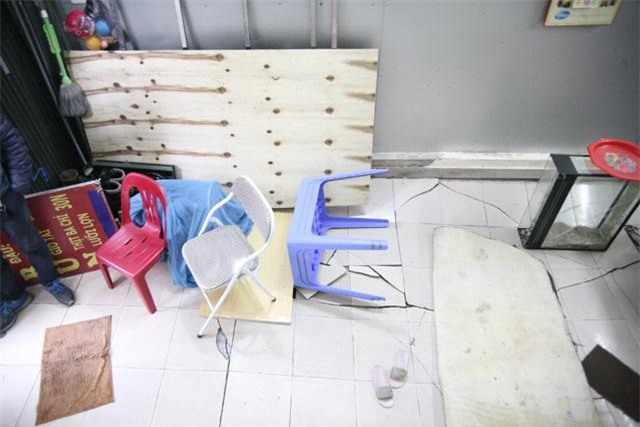 ha noi: nen chung cu bat ngo sut lun, kem tieng no lon, ca gia dinh hot hoang thao chay - 9