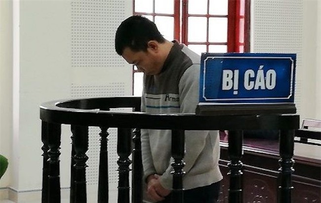 Uống rượu say, cha đồi bại giở trò thú tính với con gái ruột - Ảnh 1.