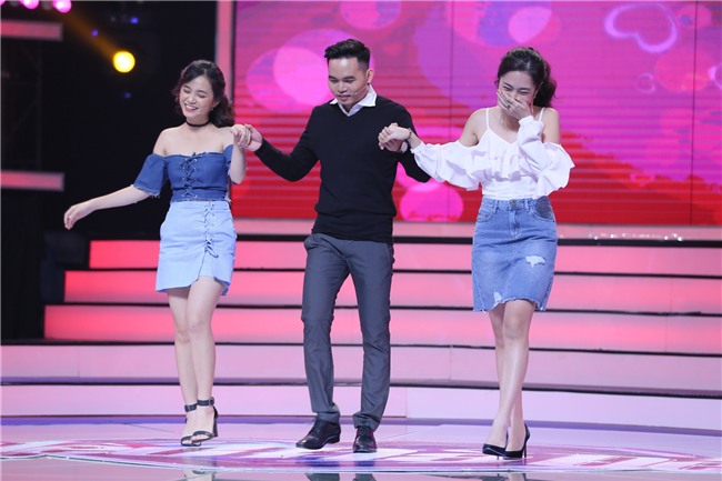 Lần đầu trên sân khấu Vì yêu mà đến, hai nàng hot girl cùng tranh giành một chàng trai-4