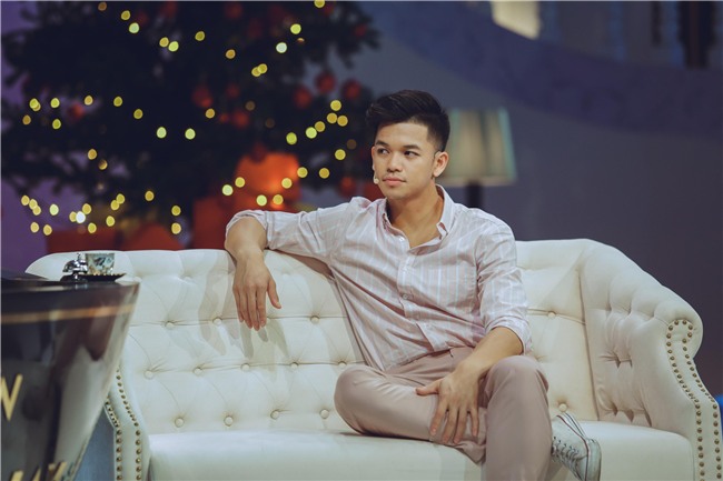 Quá phấn khích, Quán quân Idol Trọng Hiếu đòi hôn Trấn Thành ngay trên truyền hình-1